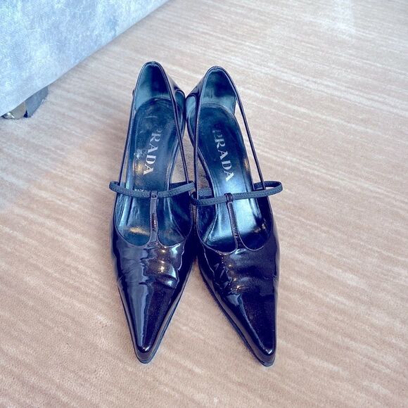 PRADA Heels , EUC, Patent leather, pointed toe slingback - Picture 5 of 8